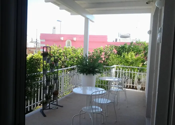 Moma לינה וארוחת בוקר בארי